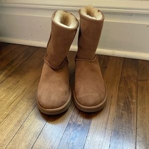 Classic UGG boots in a size 7
